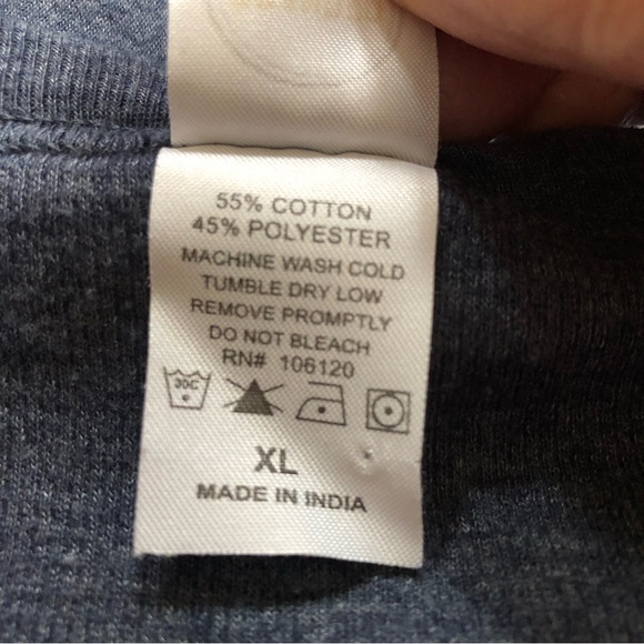 EUC ladies Branded Bull soft long sleeve scrub tees. Blue and Red. Size XL - Picture 4 of 6